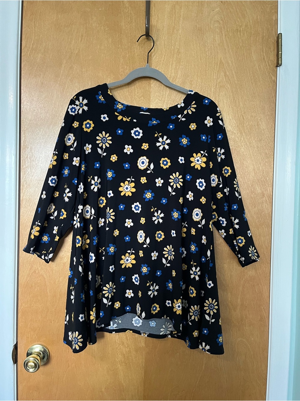 Anne Klein Women’s Black, Blue & Yellow Floral Swing Top w/ 3/4 Sleeves | 1x